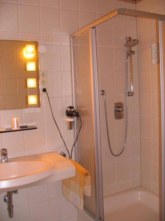 Hotel-Barbarossa-Garni Bei Hanau Rodenbach  Rom bilde